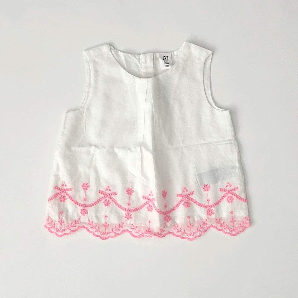 NWT Gap Sleeveless Top Size 2